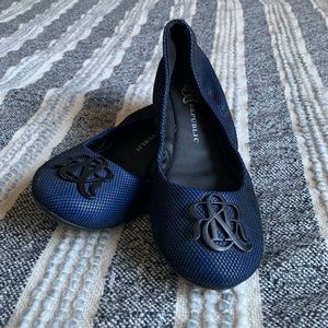 Chic Blue Ballet Flats with Black Netting Size 8